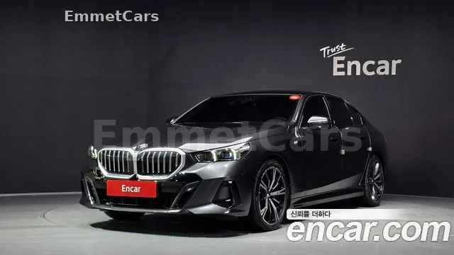 2025 BMW 5 Series (G60) 530i xDrive M Sport из Кореи