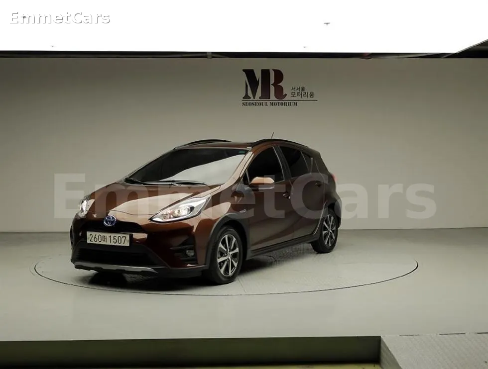 2021 Toyota Prius 1.5 Crossover Hybrid из Кореи