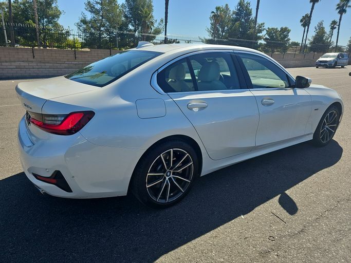 BMW 3 серии 2.0 2022