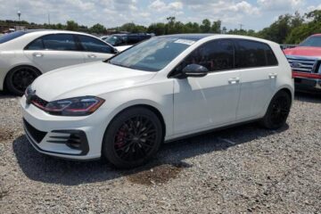 Volkswagen Golf GTI VII Рестайлинг 2.0 2021