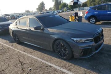 BMW 7 серии VI (G11/G12) Рестайлинг 4.4 2022