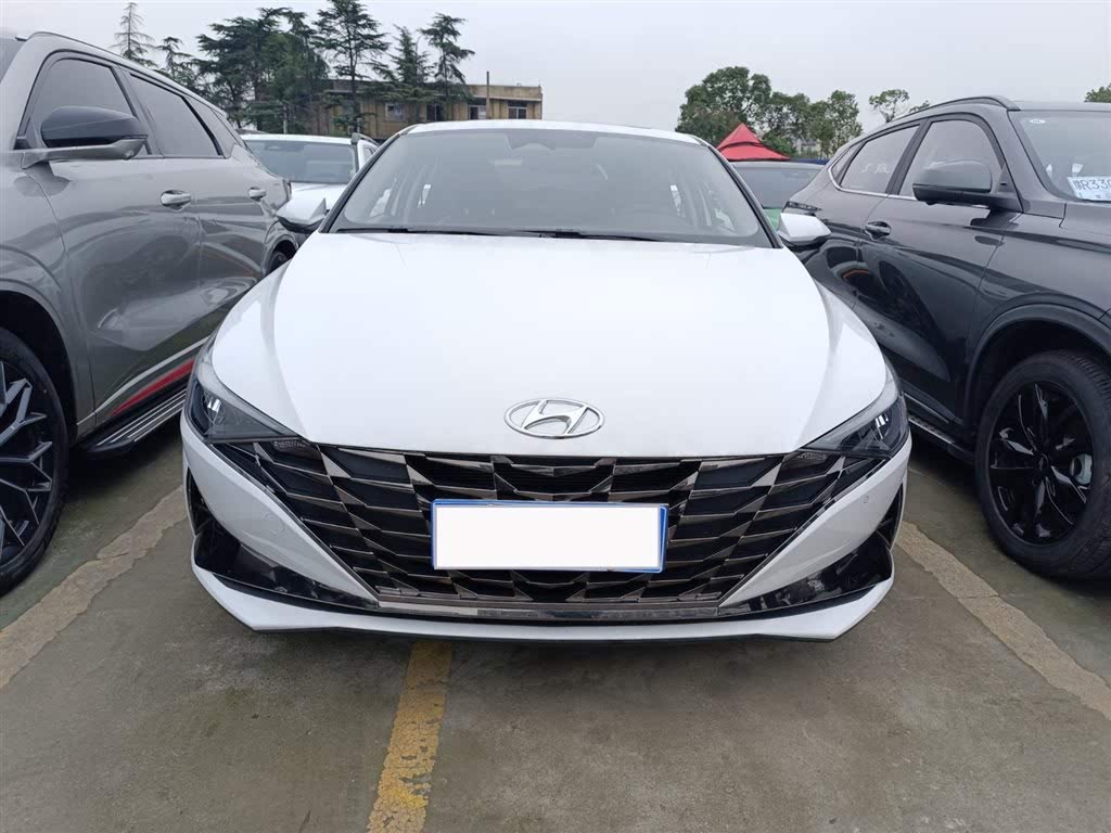 Hyundai Elantra 2022 1.5L CVT GLS Leading Edition