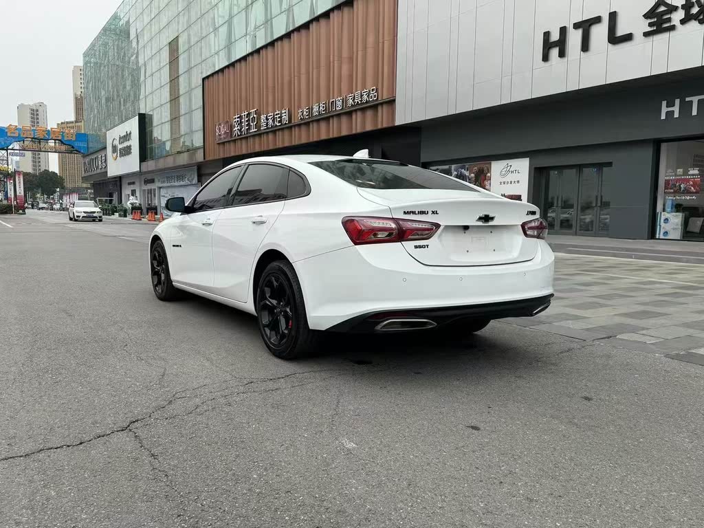 Chevrolet Malibu XL Redline 550T AT