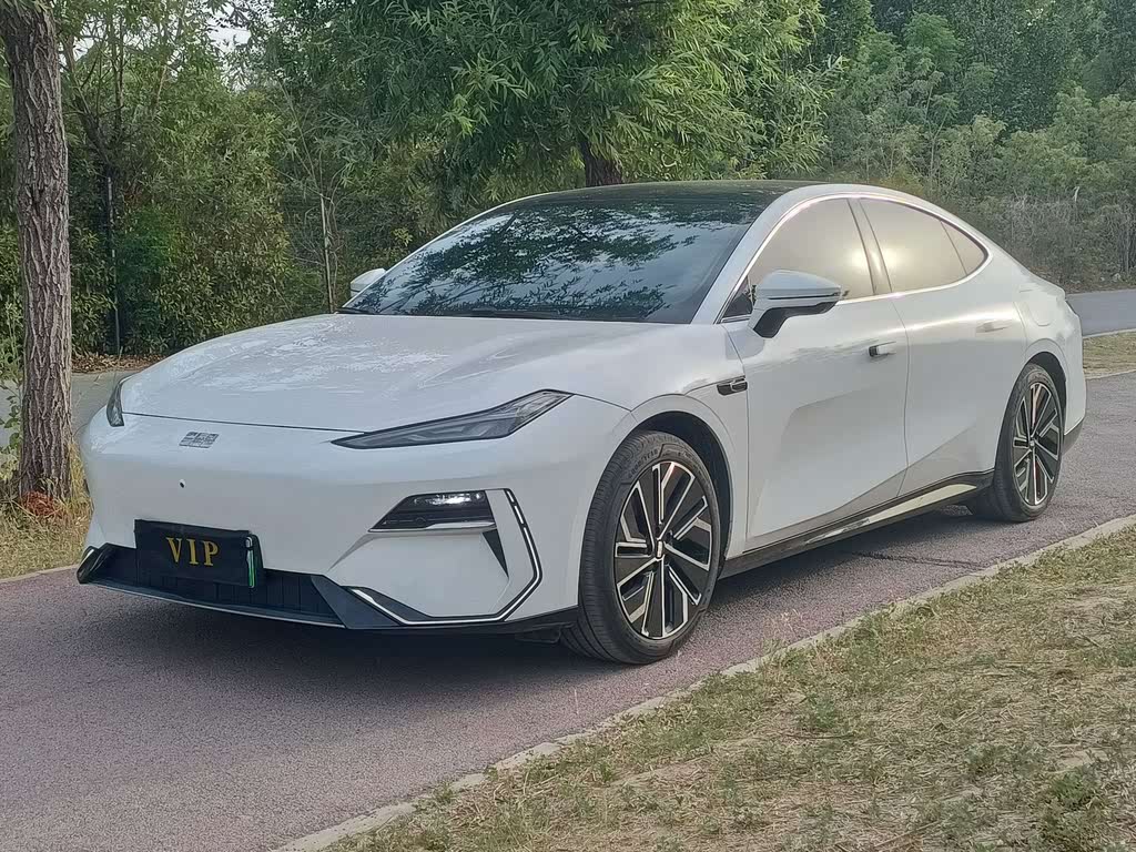 Galaxy E8 2024 550 km RWD Max