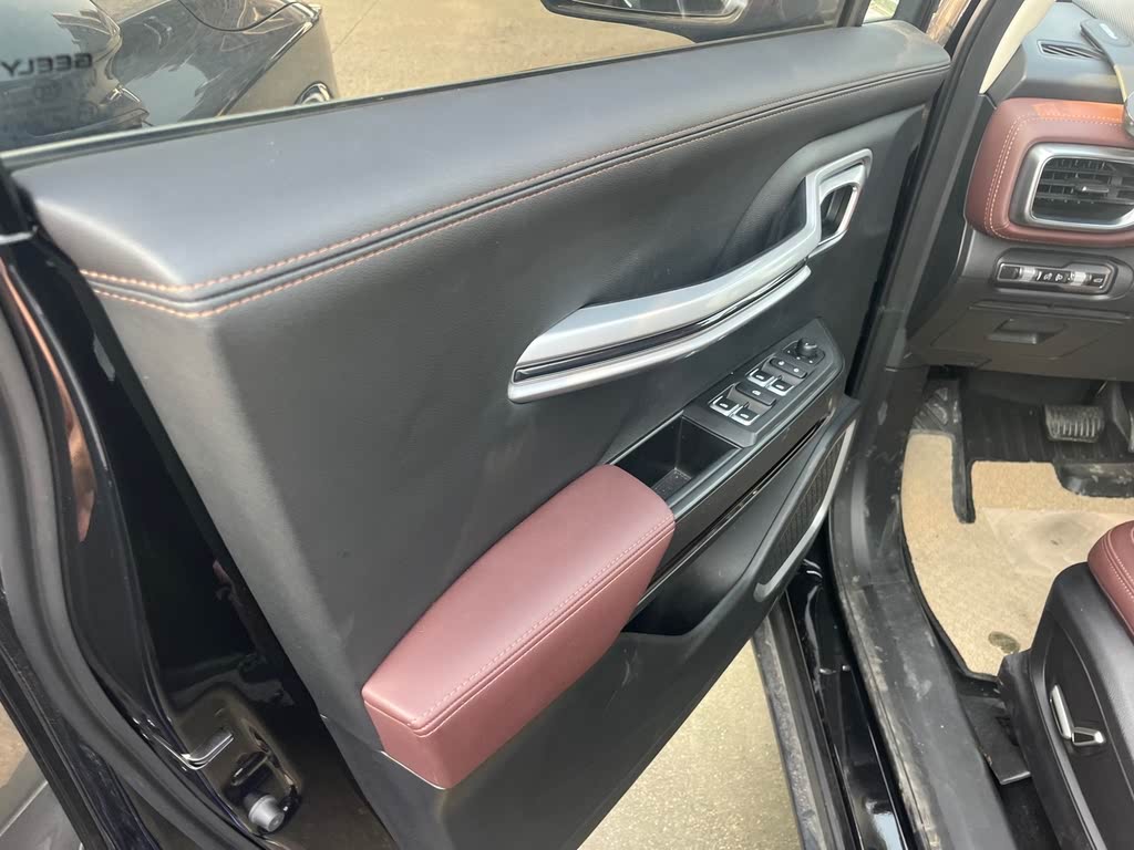 Geely HaoYue 2022 1.8TD AT Comfort 7-местный