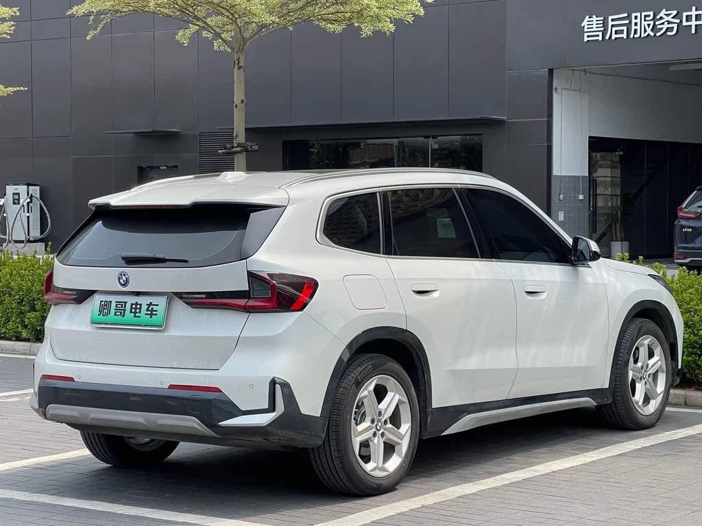 BMW iX1 2023 eDrive25L X Design