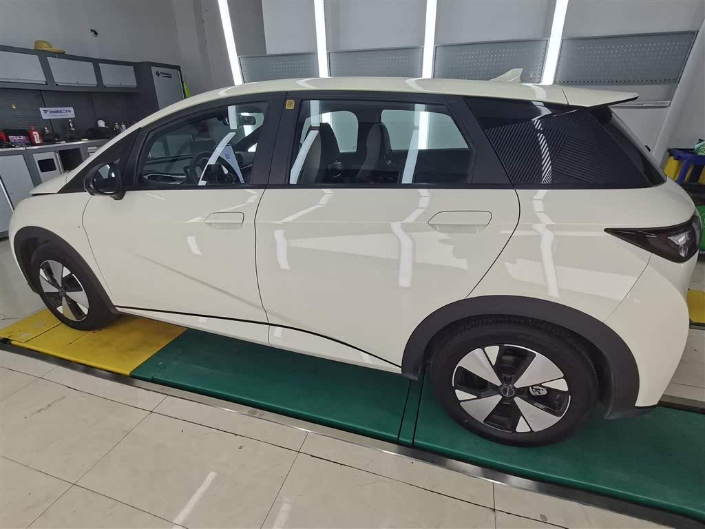BYD Dolphin 2023 420km Fashion Edition