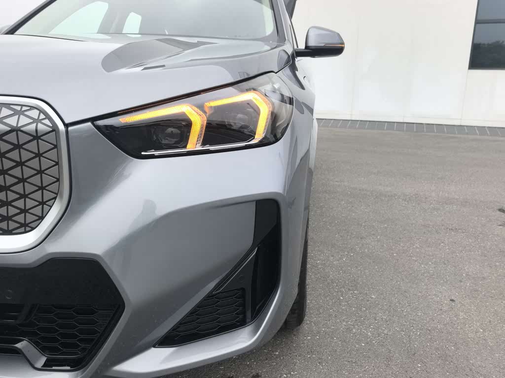 BMW iX1 eDrive25L M Sport Package 2023