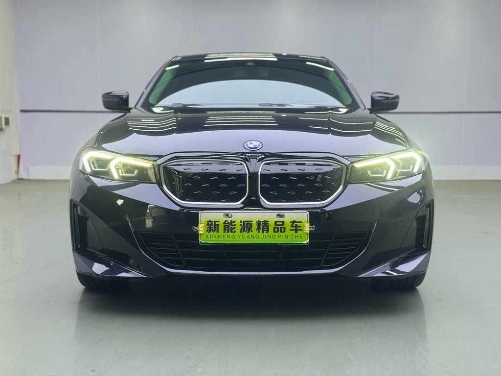 BMW i3 eDrive35L (2022)