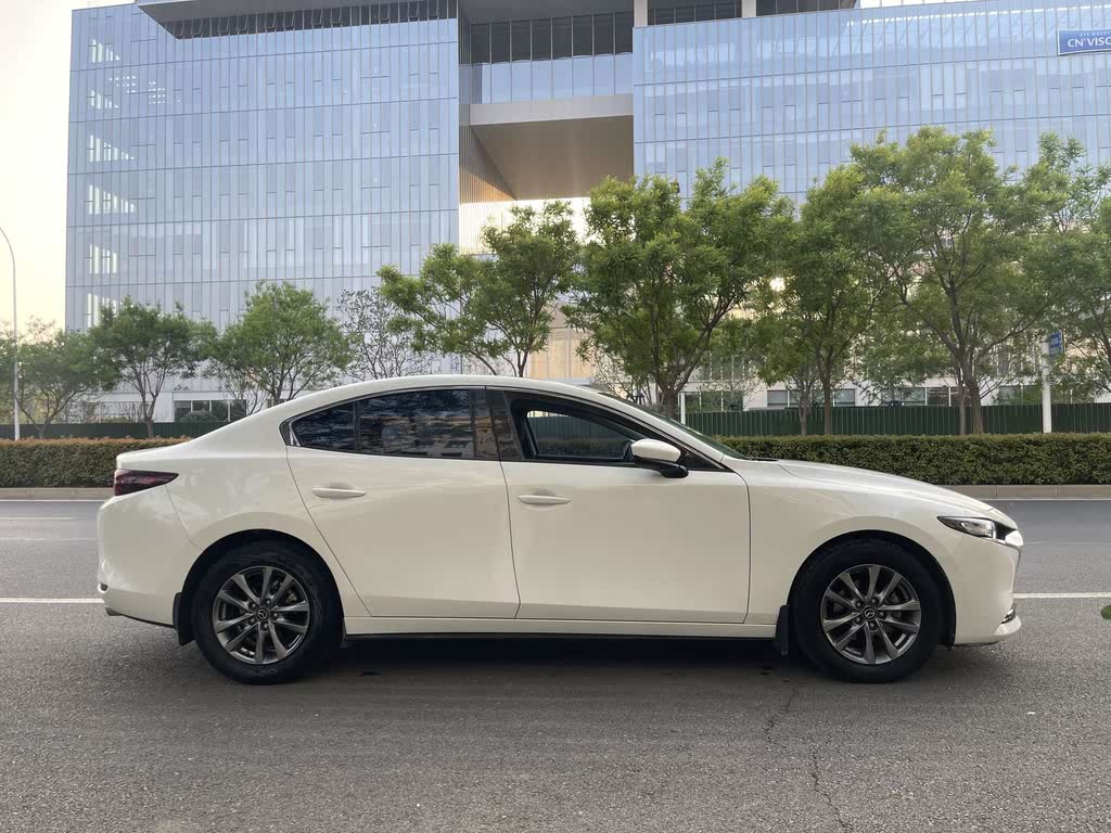 Mazda 3 Axela (BM) 1.5 AT Comfort 2021