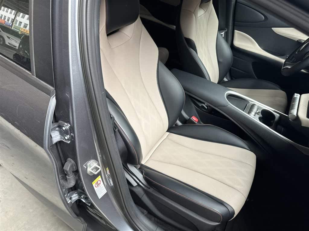 BYD Dolphin 2023 420km Freedom Edition