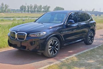 BMW iX3 2023 Leading Edition