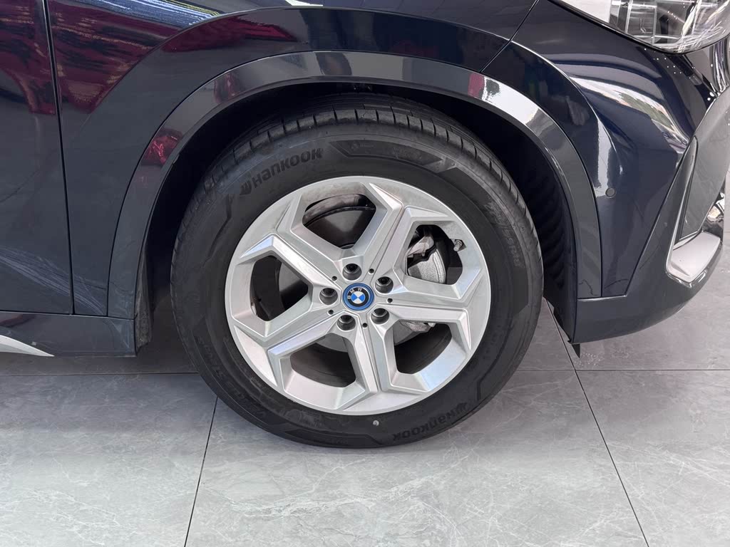 BMW iX1 2023 eDrive25L X Design