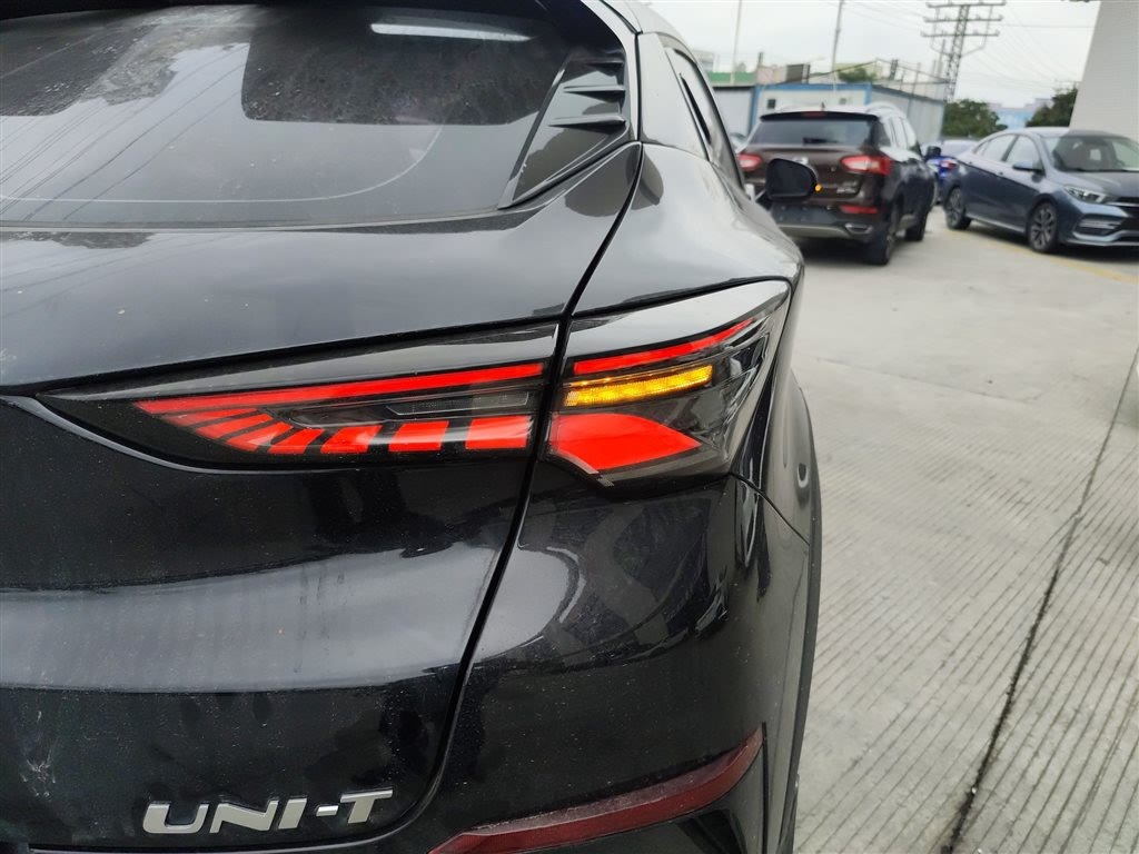 Changan UNI-T 1.5T (150 л.с.) 2020, комплектация "Престиж"