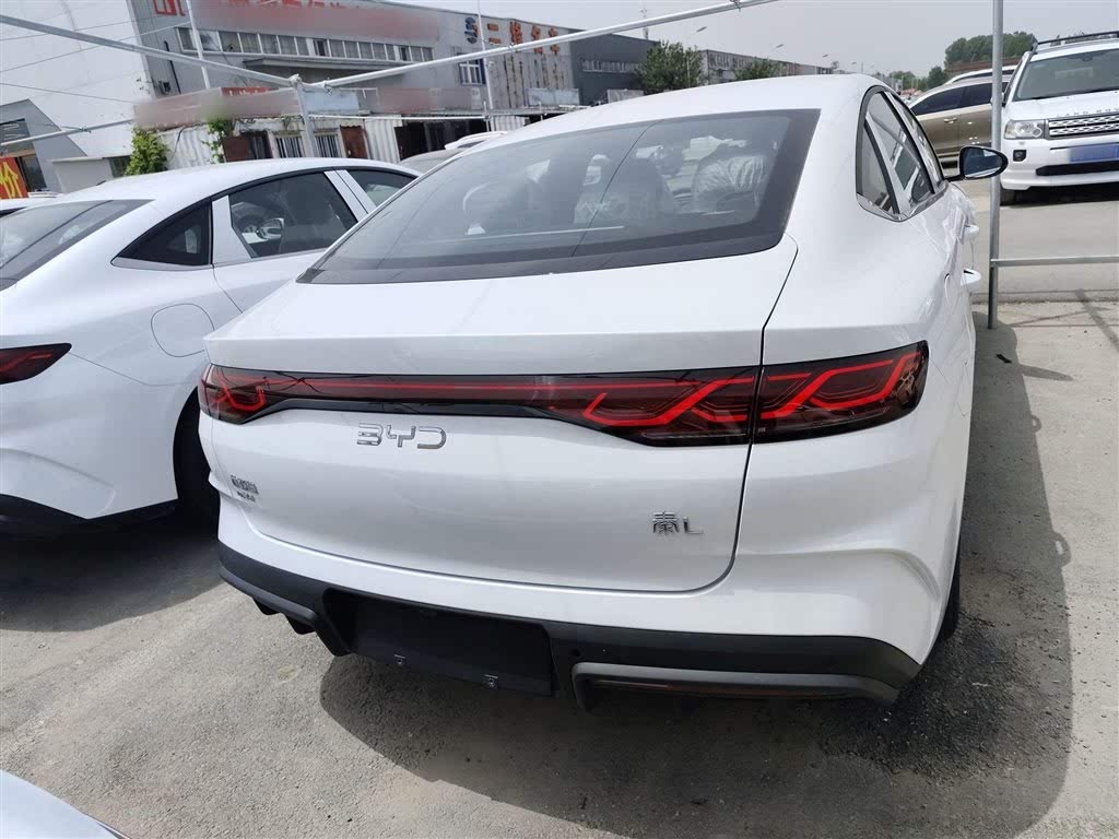 BYD Qin L DM-i 80KM Leading Edition 2024
