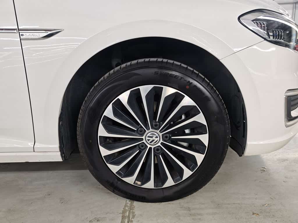 Volkswagen Lavida EV 2019 Luxury Edition