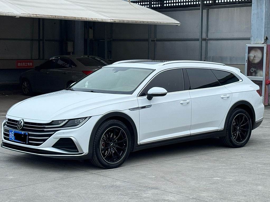 FAW-Volkswagen CC Shooting Brake 330TSI Hunting Edition (2021)