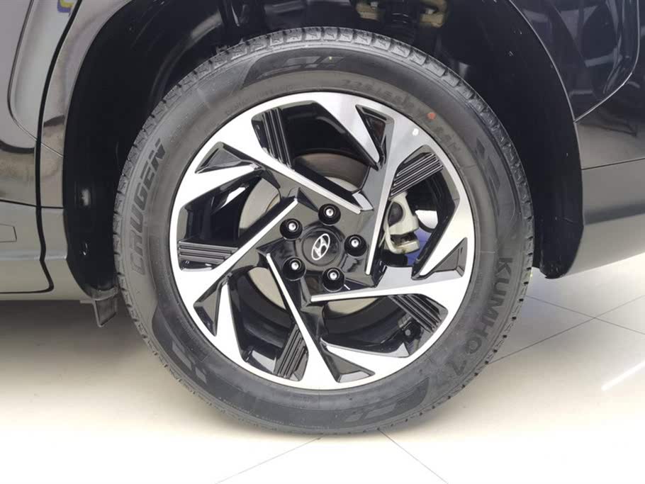 Hyundai Custo 2021 380TGDi LUX Premium