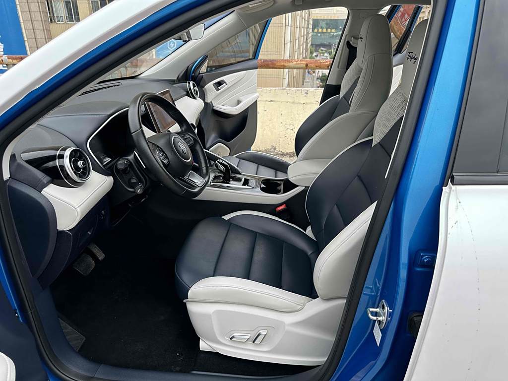 MG Pilot 2021 300TGI AT Trophy