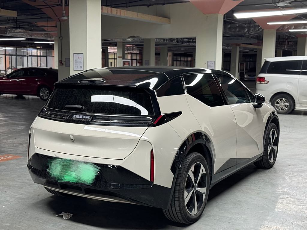 Zeekr X 2023 YOU Задний привод 4-местная версия