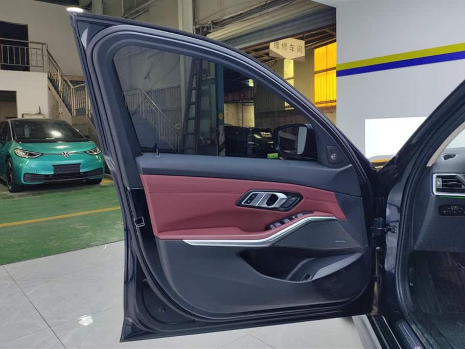 BMW i3 eDrive35L 2022 года
