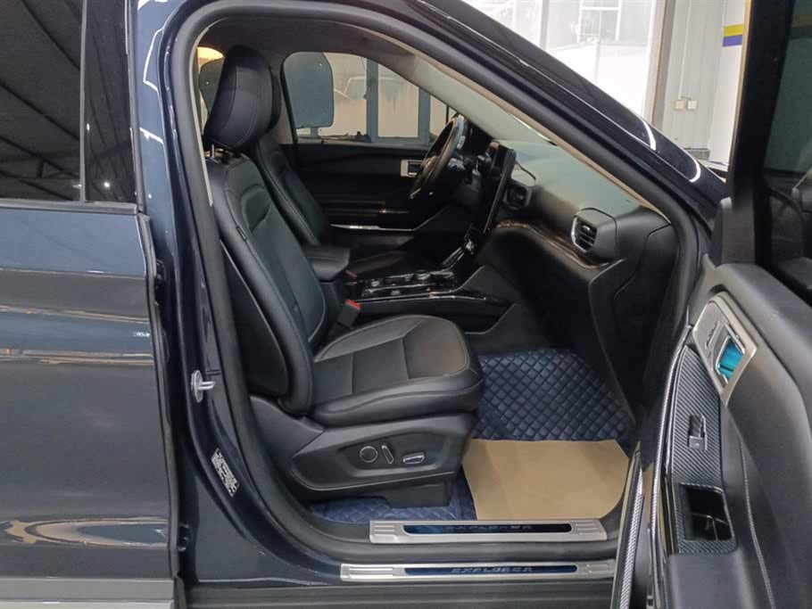 Ford Explorer 2020 EcoBoost 285 4WD Titanium Edition 6-местный