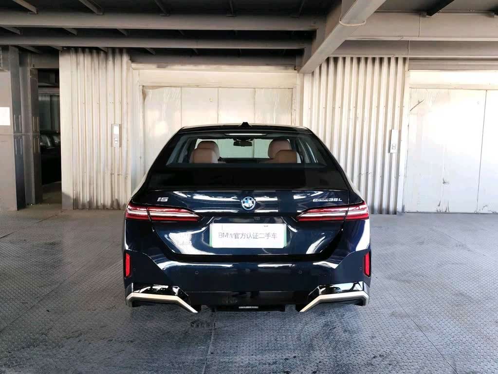 BMW i5 eDrive35L M Sport Package 2024