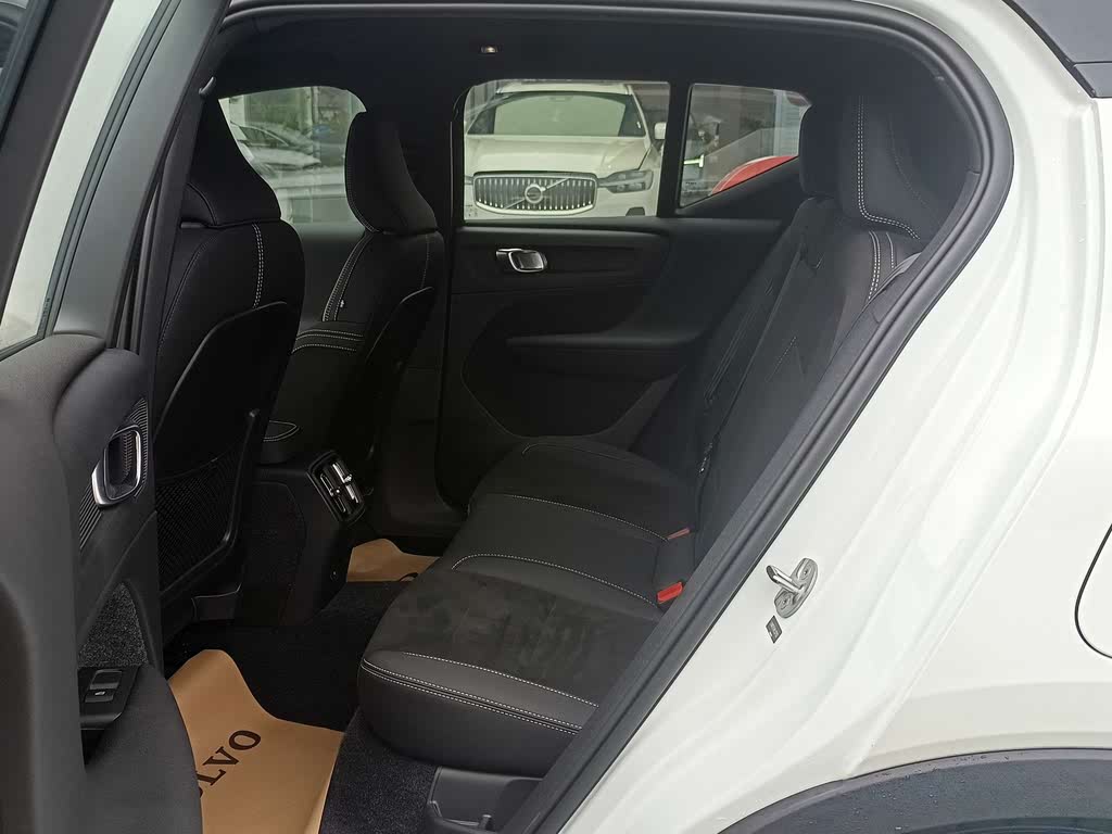 Volvo XC40 Recharge Long Range 2023
