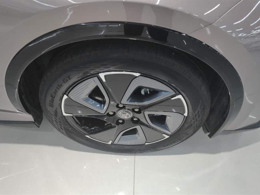 Toyota bZ3 2023 Long Range Premium (616 км)