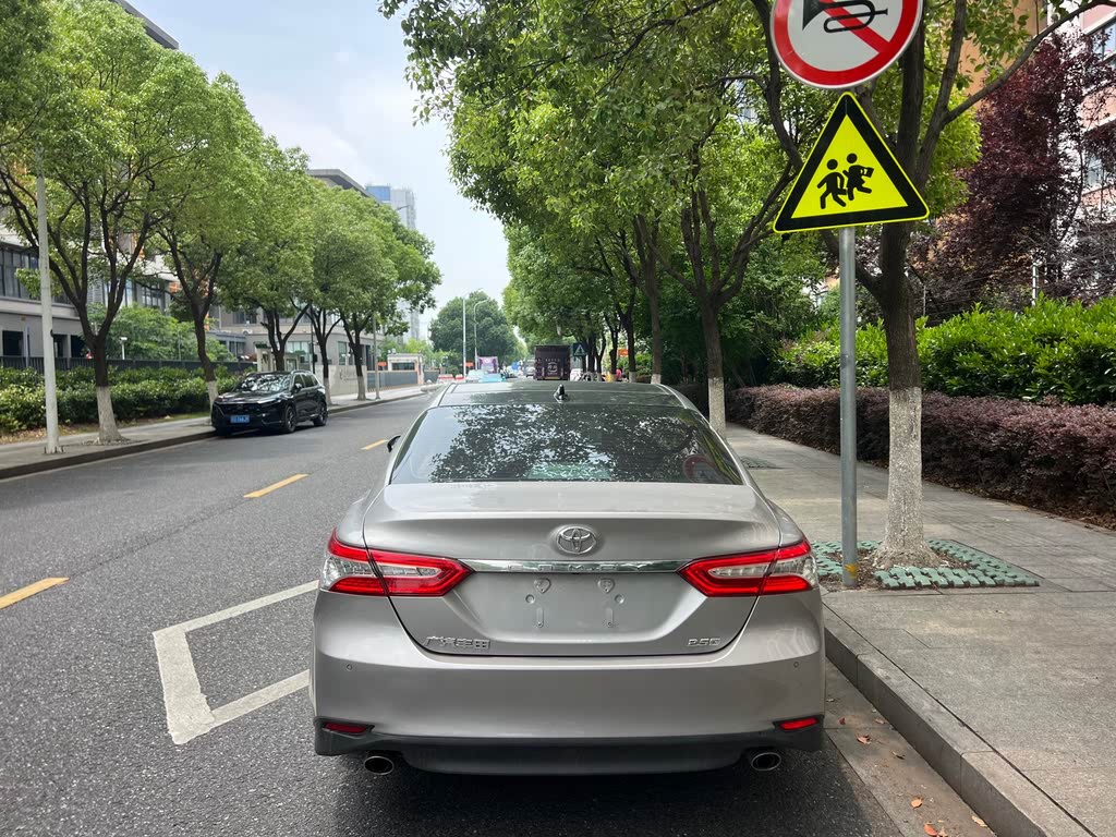 Toyota Camry 2021 2.5G Premium