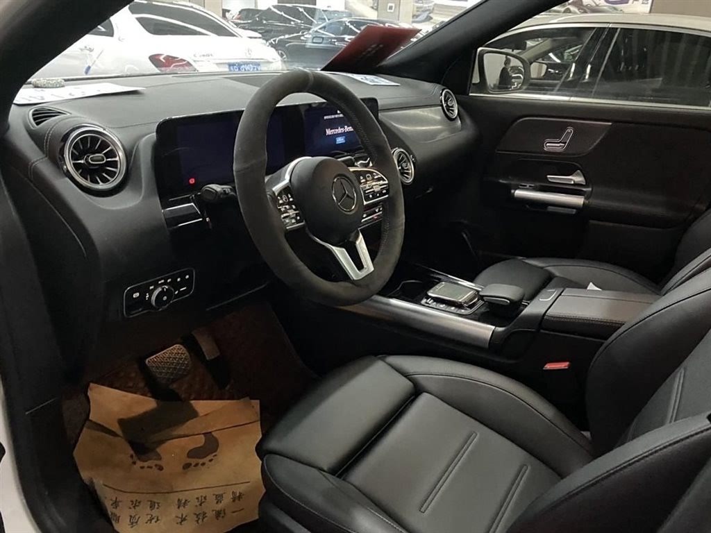 Mercedes-Benz GLA 180 (2020)