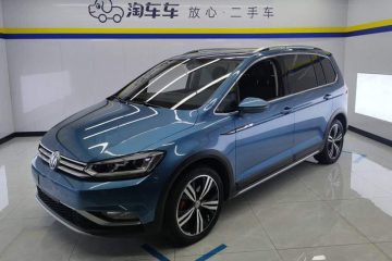 Volkswagen Touran L 280TSI DSG Adventure 7-местный, 2021 год