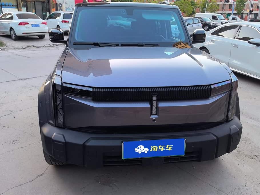 Chery iCAR 03 2024 года, полноприводная версия с увеличенным запасом хода, 472 км.
