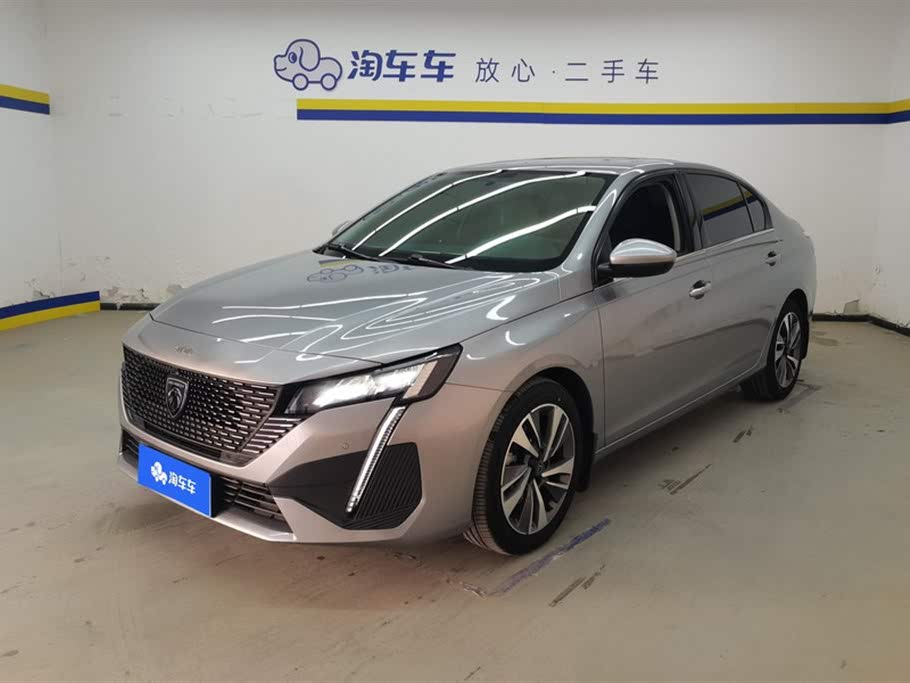 Peugeot 408 1.6T "Версия, стремящаяся к свету" 2022 года