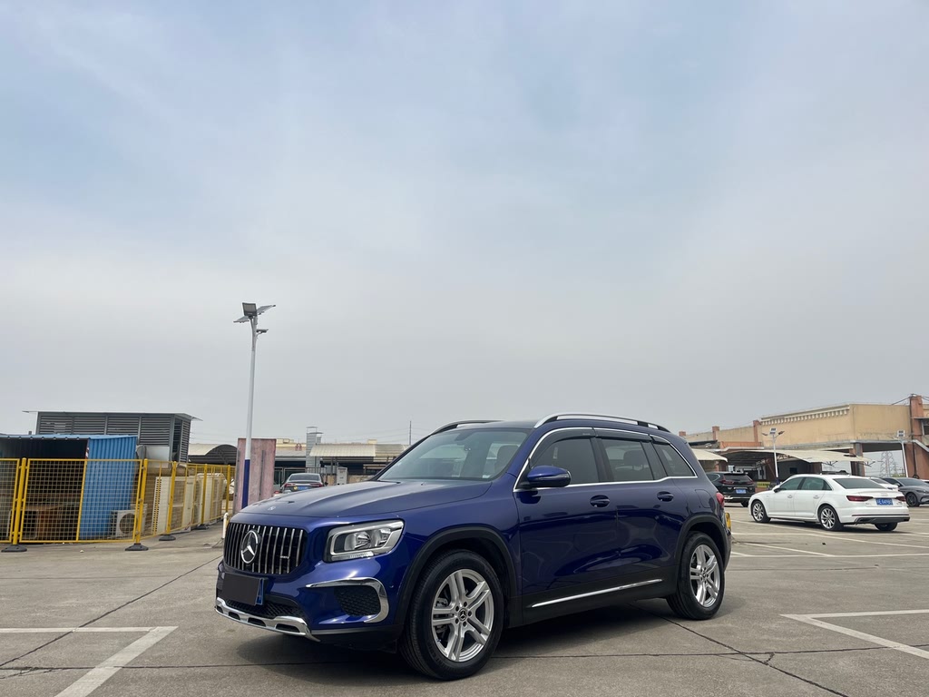 Mercedes-Benz GLB 180 Dynamic 2021