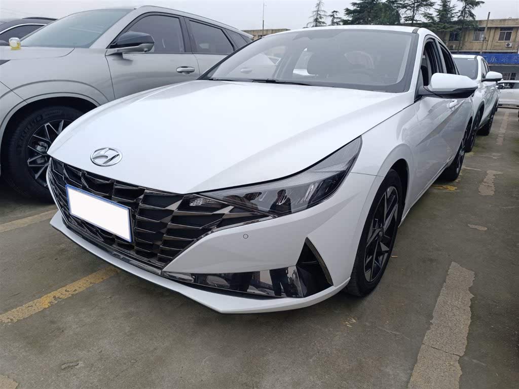 Hyundai Elantra 2022 1.5L CVT GLS Leading Edition