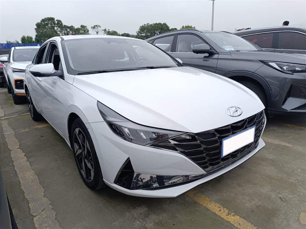 Hyundai Elantra 2022 1.5L CVT GLS Leading Edition