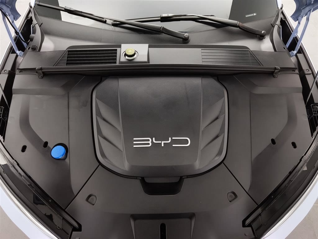 BYD Seal 2022 650 км, полноприводная версия Performance
