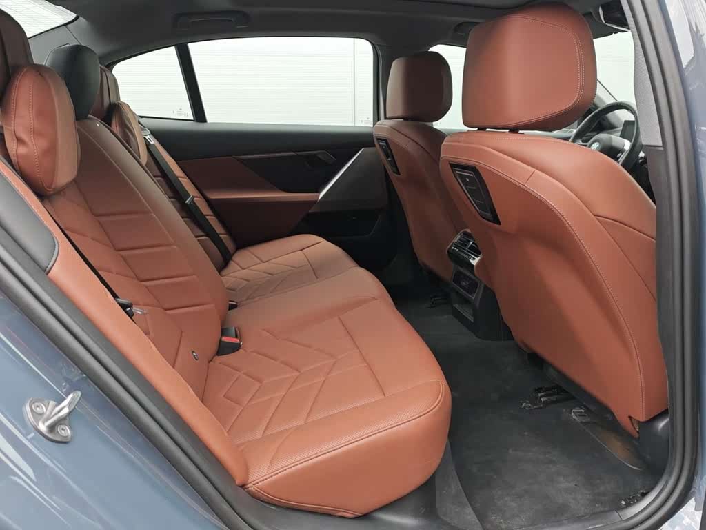 BMW i5 eDrive35L M Sport Package 2024