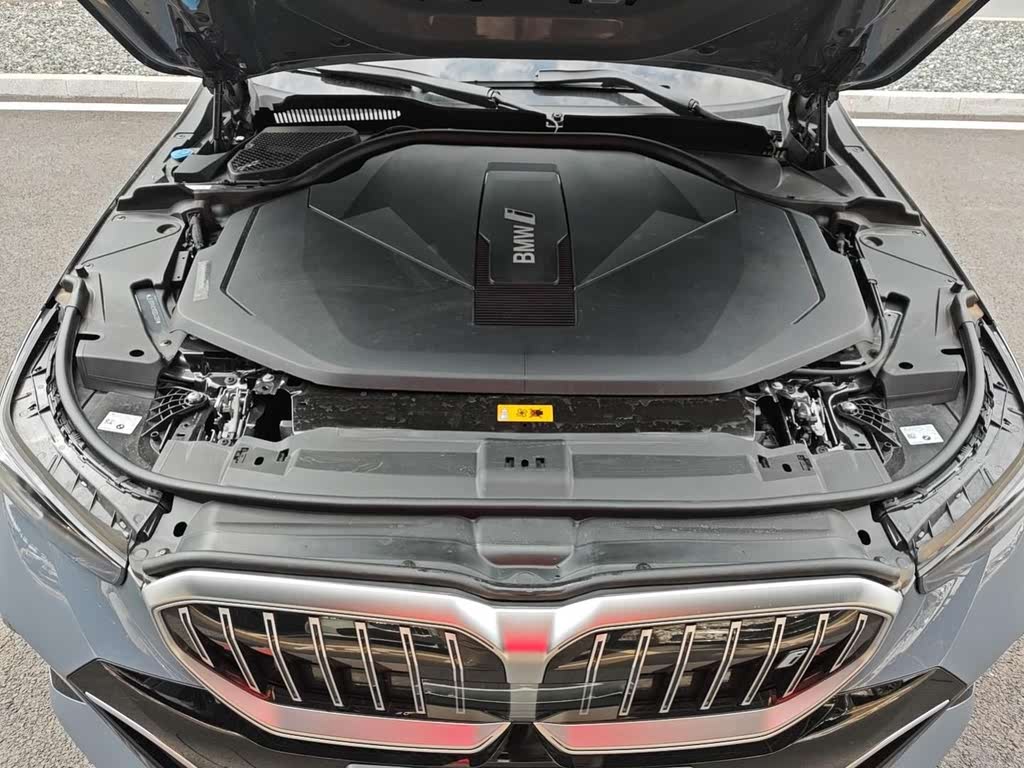 BMW i5 eDrive35L M Sport Package 2024