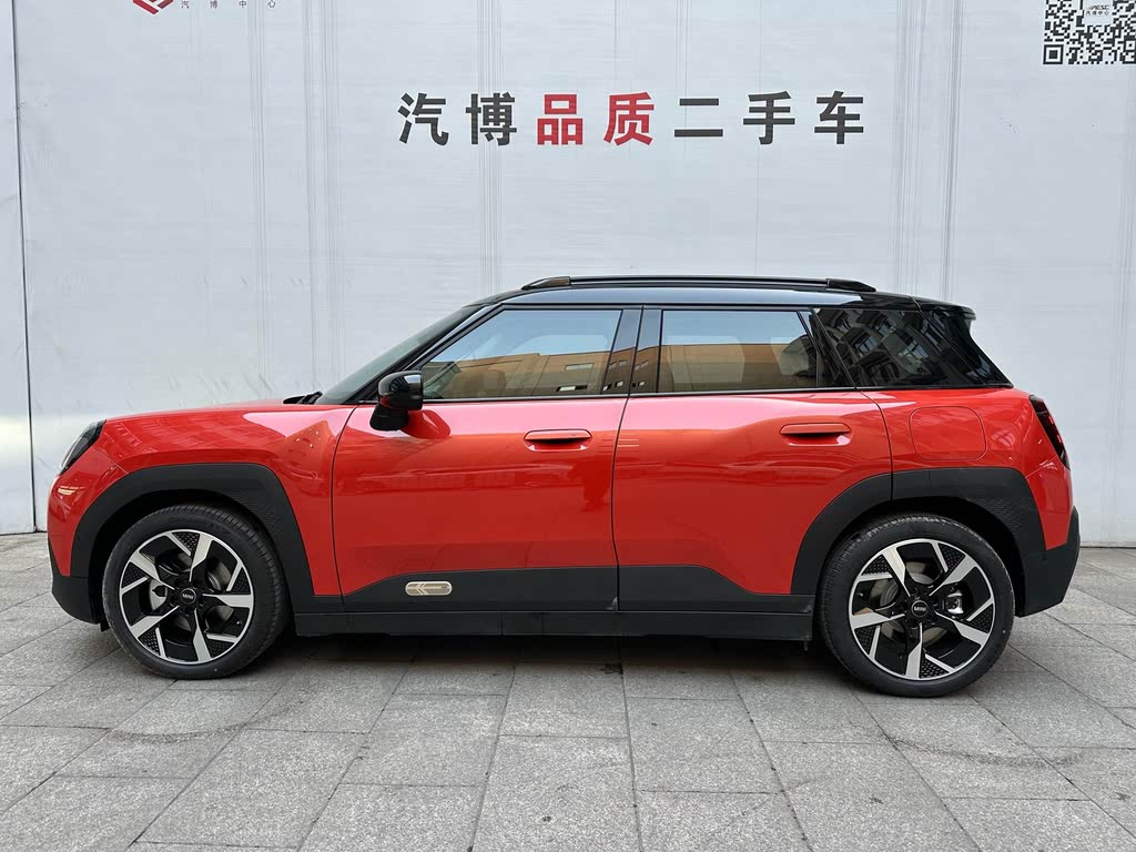 Электромобиль MINI Aceman E Classic 2024