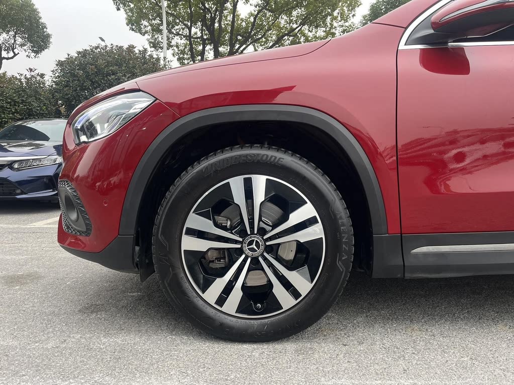 Mercedes-Benz GLA 200 2022 года
