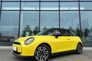 Электрический MINI Cooper COOPER E Classic 2024 модельного года, запас хода 456 км