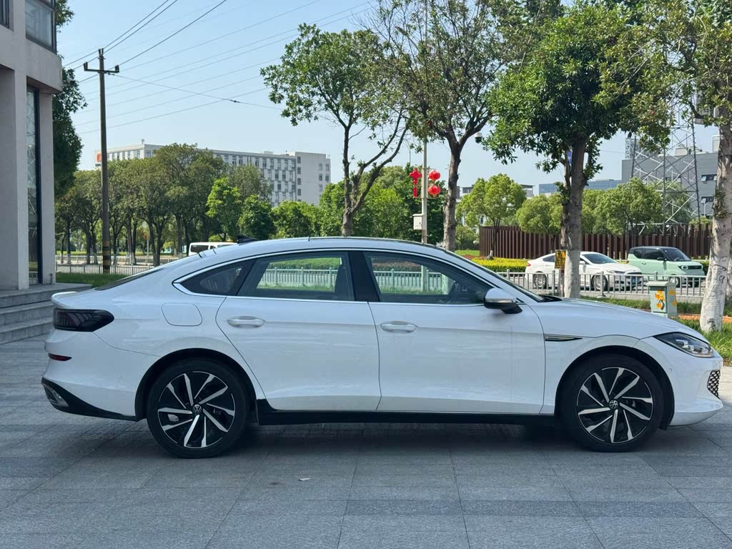 Volkswagen Lavida L 280TSI DSG Cool & Spicy Edition (2022)