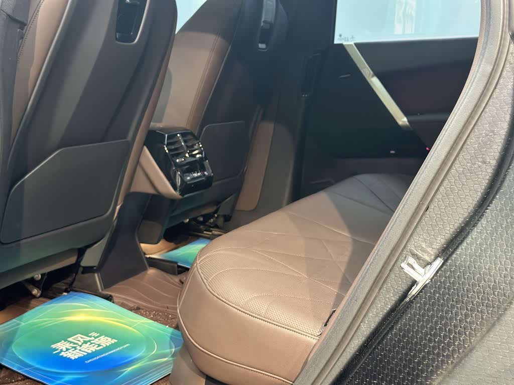 BMW iX xDrive40 2022 года