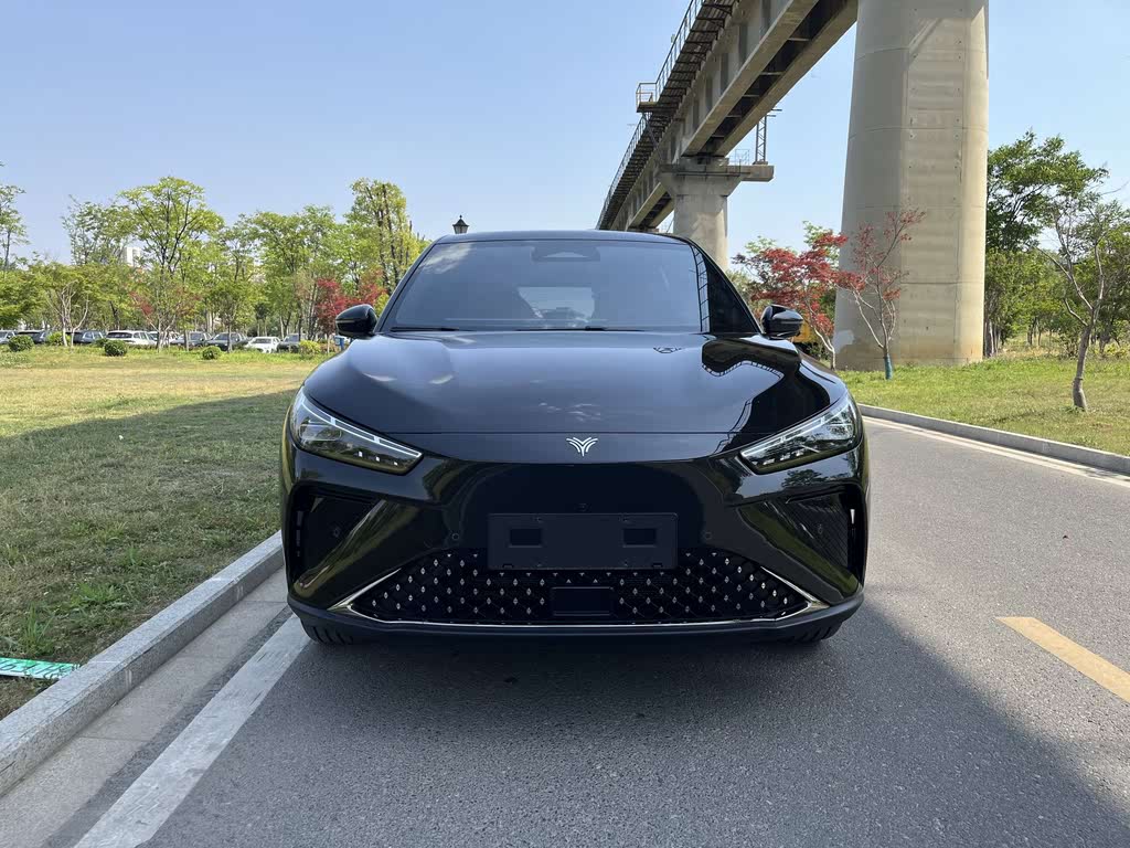 Neta L 2024 Extended Range 310 Flash Charge Red Edition