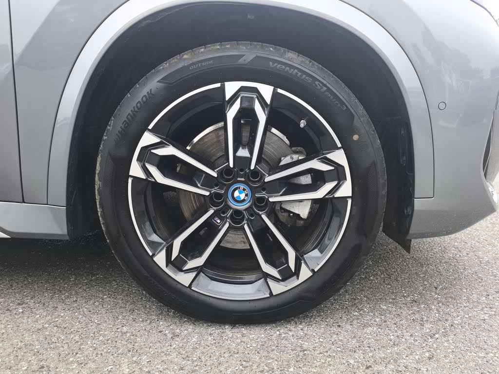 BMW iX1 eDrive25L M Sport Package 2023