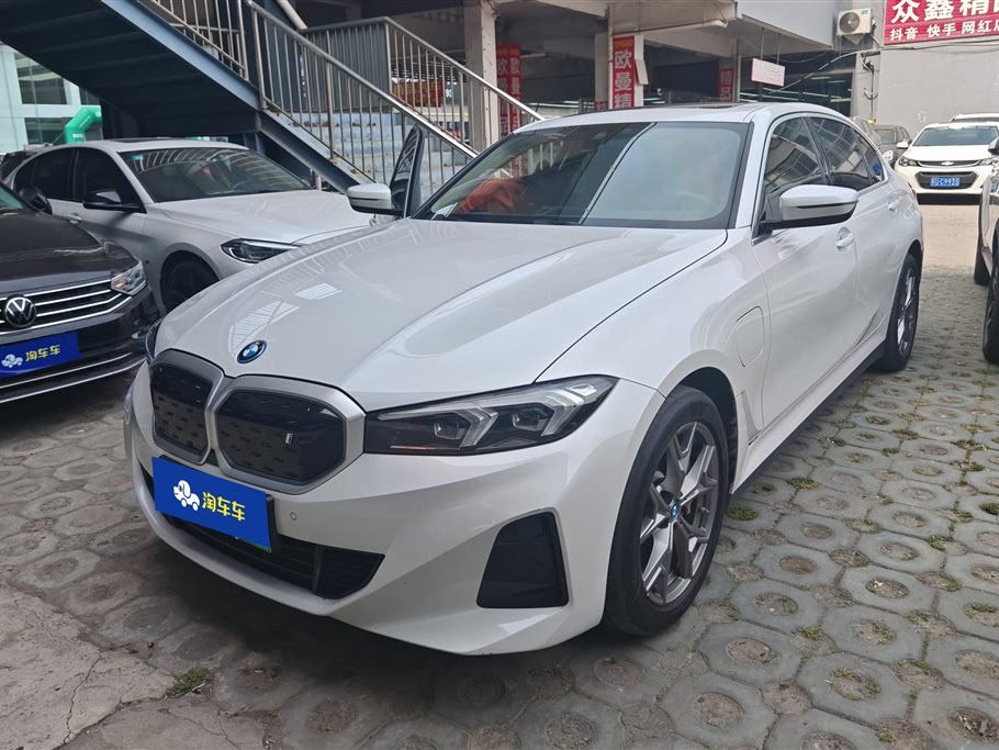 BMW i3 eDrive35L (2022)