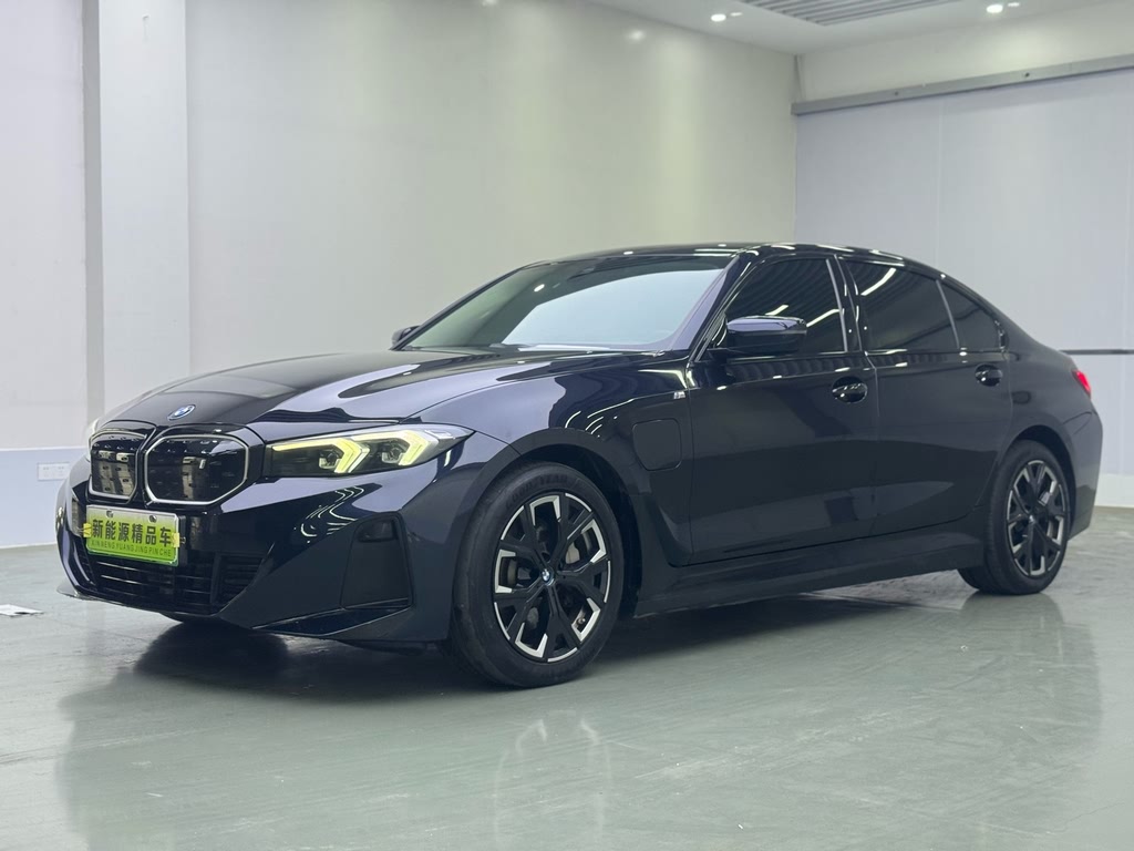 BMW i3 eDrive35L (2022)
