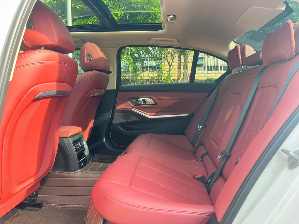 BMW i3 eDrive 35L (2024)